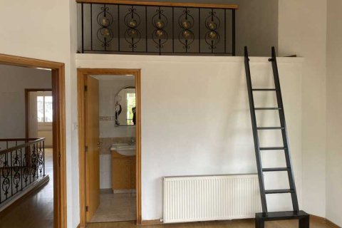 4 bedrooms House in Agios Athanasios, Cyprus No. 101221 2