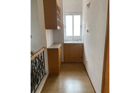 4 bedrooms House in Agios Athanasios, Cyprus No. 101221 8