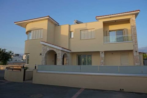 3 bedrooms House in Kissonerga, Cyprus No. 78010 2