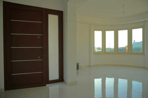 3 bedrooms House in Kissonerga, Cyprus No. 78010 3