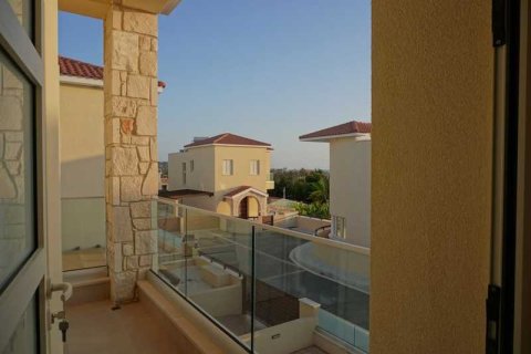 3 bedrooms House in Kissonerga, Cyprus No. 78010 9