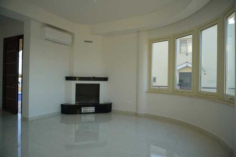 3 bedrooms House in Kissonerga, Cyprus No. 78010 4