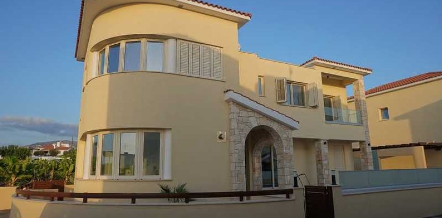 3 bedrooms House in Kissonerga, Cyprus No. 78010