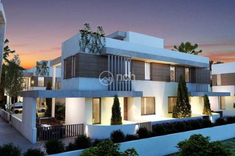 3 bedrooms Villa in Limassol, Cyprus No. 74474 5