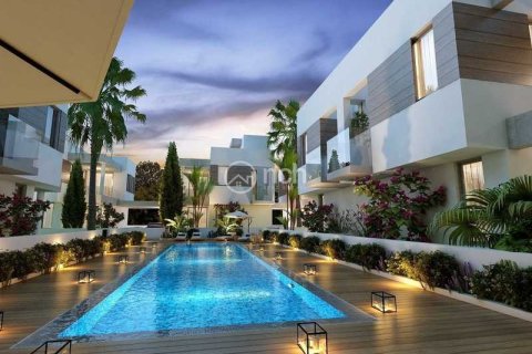 3 bedrooms Villa in Limassol, Cyprus No. 74474 1