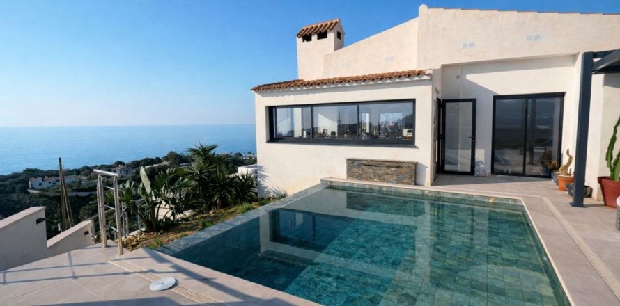 3 bedrooms Villa in El Campello, Spain No. 126326
