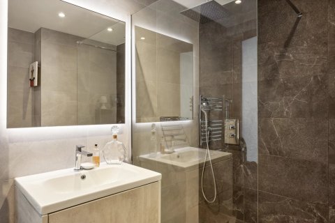 2 chambres Appartement à Cannes, France No. 68042 8