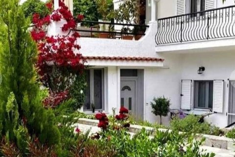 8 rooms House in Nea Makri, Greece No. 56921 1