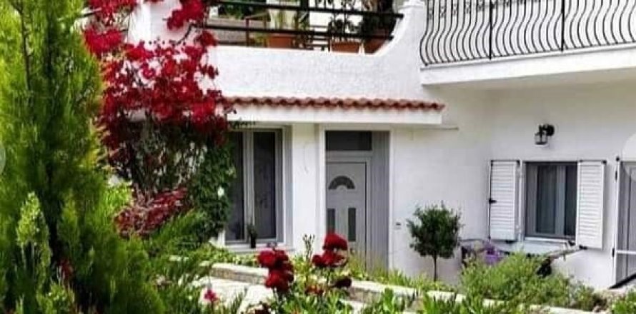 8 rooms House in Nea Makri, Greece No. 56921