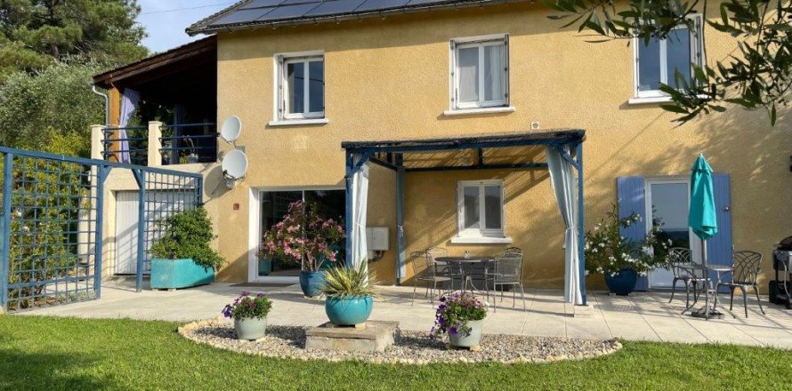 5 bedrooms House in Dordogne, France No. 71505