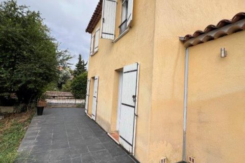 6 bedrooms Villa in Bouyon, France No. 69424 5