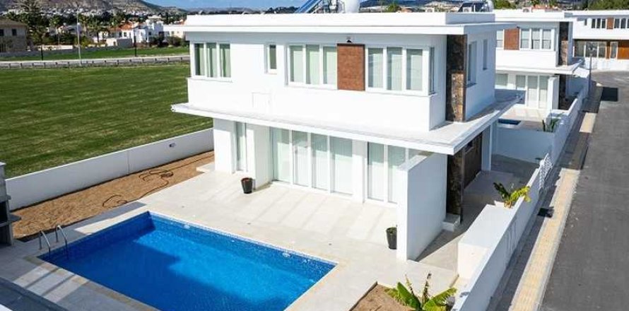 3 bedrooms House in Larnaca, Cyprus No. 101165