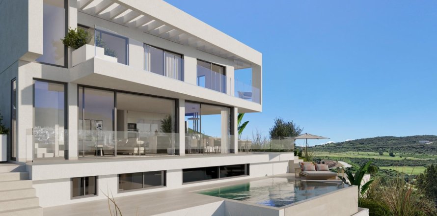 3 bedrooms Villa in Estepona, Spain No. 110617