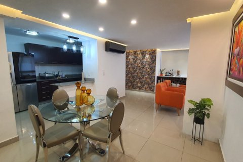3 dormitorios Apartment en Panamá, Panama No. 129133 2