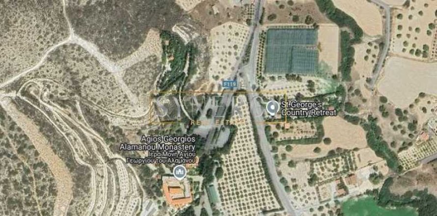 Commercial property in Monagroulli, Cyprus No. 75185