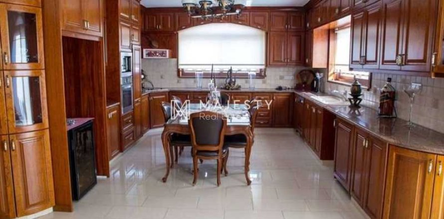 6 bedrooms Villa in Limassol, Cyprus No. 78981