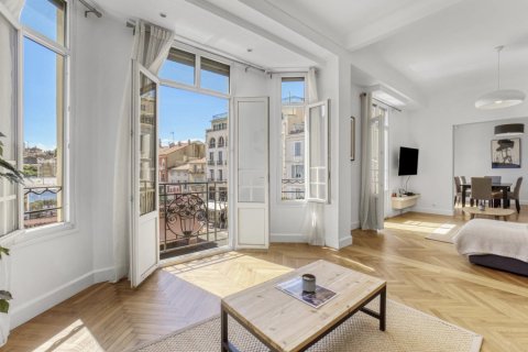 3 dormitorios Apartment en Cannes, France No. 68841 1