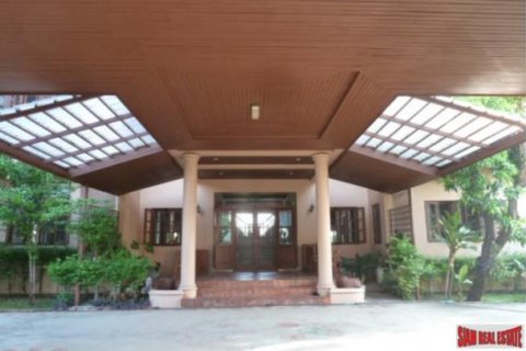 6 dormitorios House en Bangkok, Thailand No. 96030 9