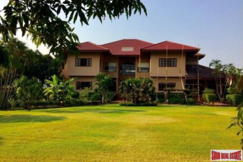 6 dormitorios House en Bangkok, Thailand No. 96030 10