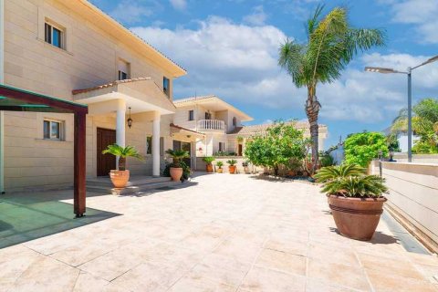 4 bedrooms House in Pervolia, Cyprus No. 31789 5