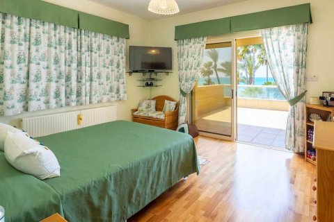 4 bedrooms House in Pervolia, Cyprus No. 31789 11