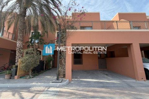4 bedrooms Villa in Abu Dhabi, UAE No. 121046