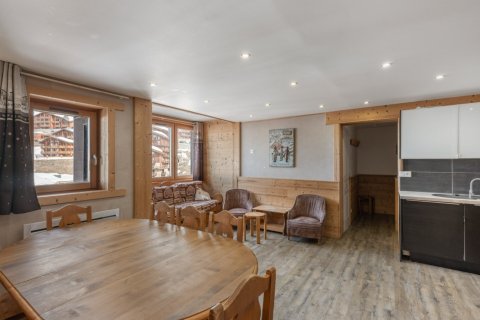 5 bedrooms Apartment in Les Belleville, France No. 99521 2