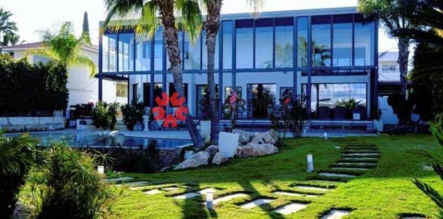 4 bedrooms House in Enkomi, Cyprus No. 82727