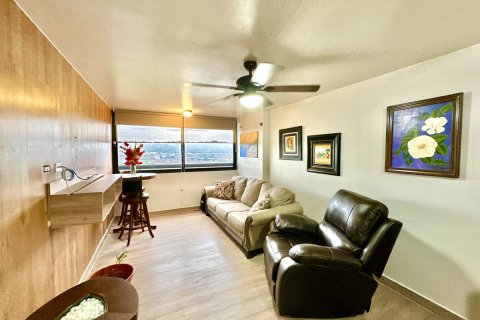 2 dormitorios Apartment en Panamá, Panama No. 120719 3