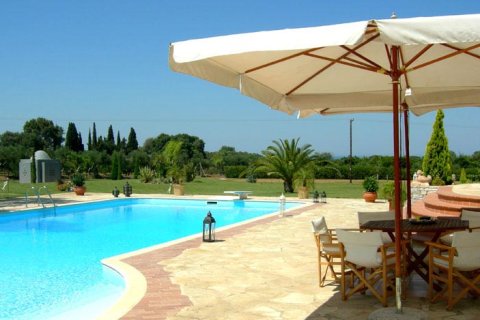 5 bedrooms Villa in Messenia, Greece No. 60337 9