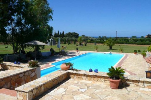 5 bedrooms Villa in Messenia, Greece No. 60337 15