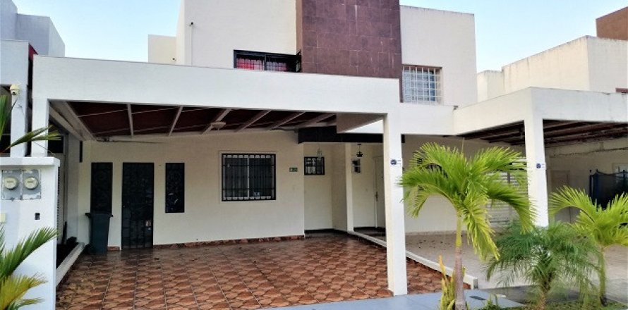 3 bedrooms House in Juan Demostenes Arosemena, Panama No. 129276