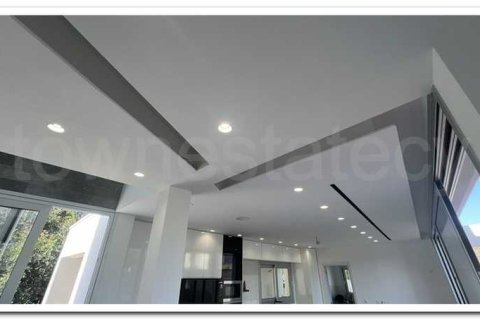 4 bedrooms House in Palodeia, Cyprus No. 101751 13