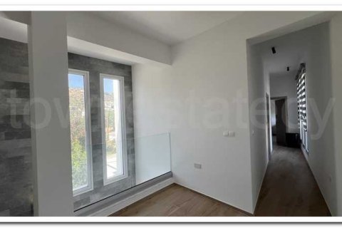 4 bedrooms House in Palodeia, Cyprus No. 101751 11