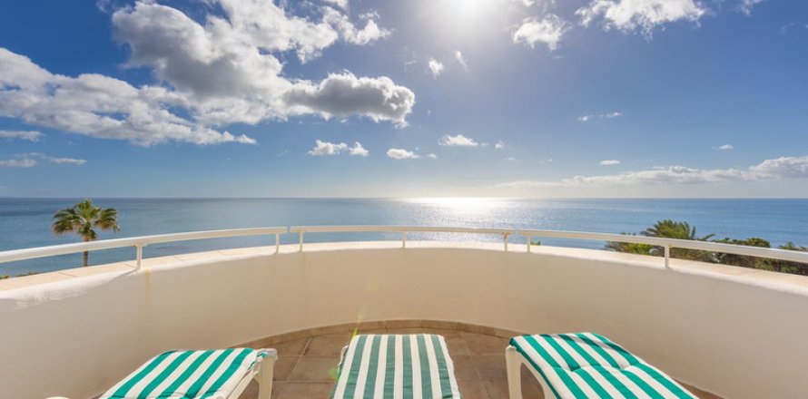 3 bedrooms Penthouse in Estepona, Spain No. 83954