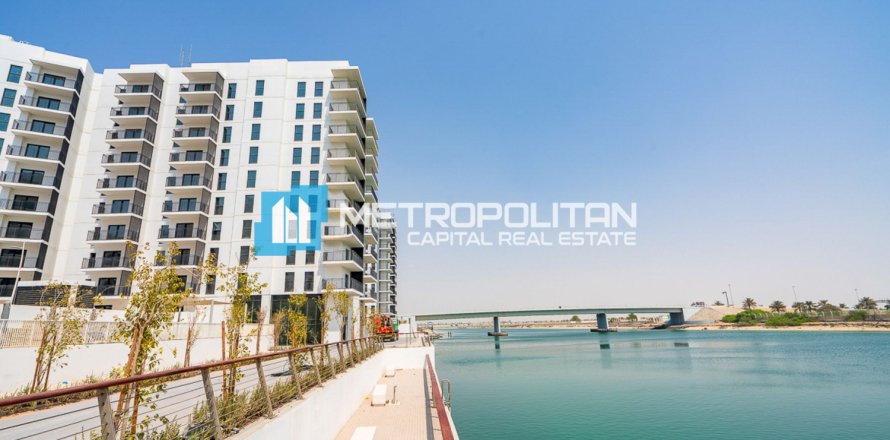 3 dormitorios Apartment en  Yas Island, UAE No. 121303