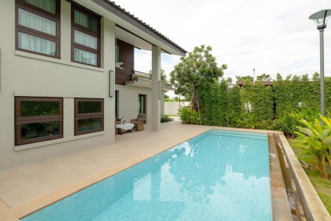 4 bedrooms House in Chiang Mai, Thailand No. 98254 1