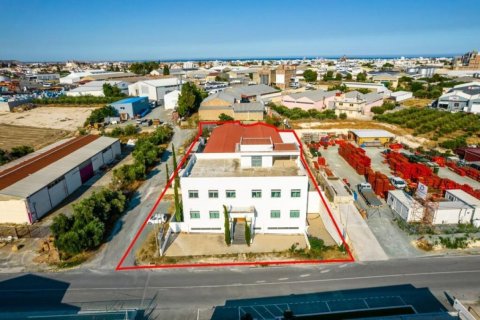 1308m² Commercial property in Larnaca, Cyprus No. 105007 1