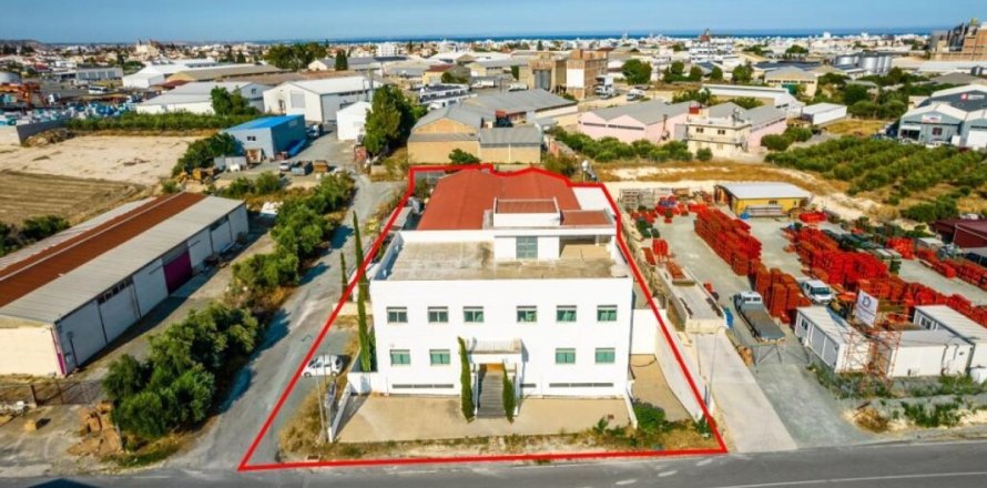 1308m² Commercial property in Larnaca, Cyprus No. 105007
