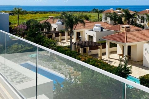 3 bedrooms House in Paphos, Cyprus No. 37147 2