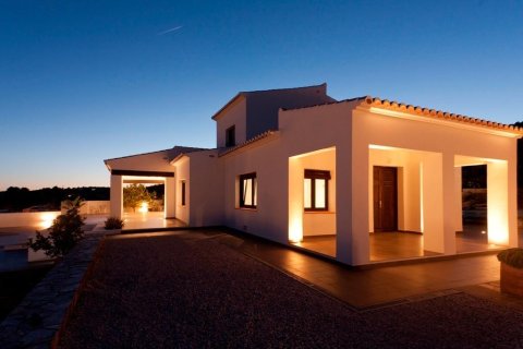 4 bedrooms Villa in Moraira, Spain No. 124705