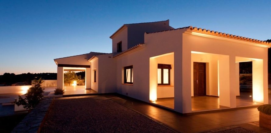 4 bedrooms Villa in Moraira, Spain No. 124705