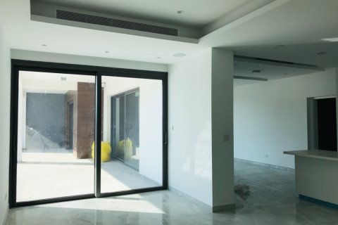 7 rooms Villa in Limassol, Cyprus No. 106160 6