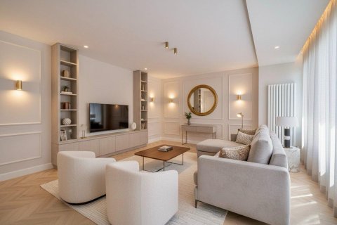 2 dormitorios Apartment en Madrid, Spain No. 92265