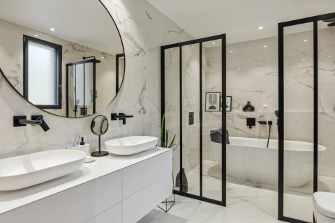 5 bedrooms Villa in Cabris, France No. 67944 9