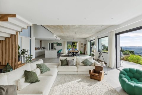 5 bedrooms Villa in Cabris, France No. 67944 4