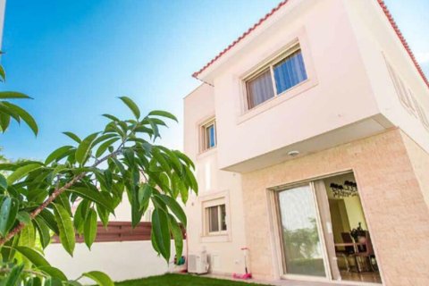 3 dormitorios Villa en Limassol, Cyprus No. 106946