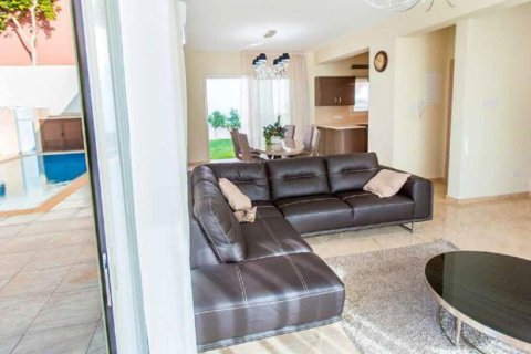 3 bedrooms Villa in Limassol, Cyprus No. 106946 7