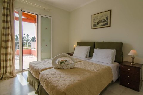 3 bedrooms Villa in Corfu, Greece No. 108413 3