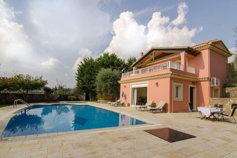 3 bedrooms Villa in Corfu, Greece No. 108413 2
